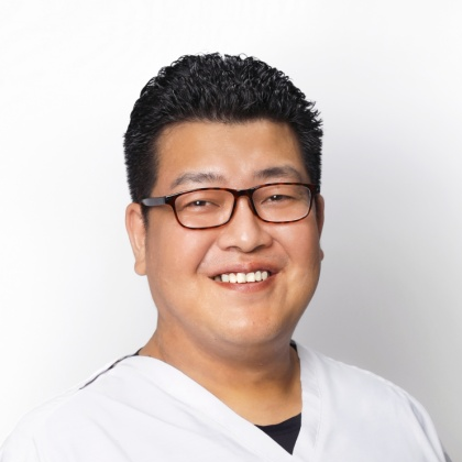 スターホワイトニング 総院長 田井寿一