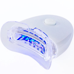 オパールエッセンス20本購入特典のホワイトニング用LEDライト